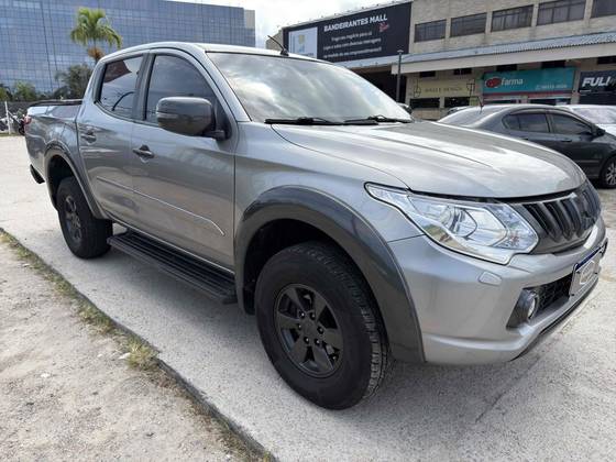 MITSUBISHI L200 TRITON 2.4 16V TURBO DIESEL SPORT HPE TOP CD 4P 4X4 AUTOMÁTICO